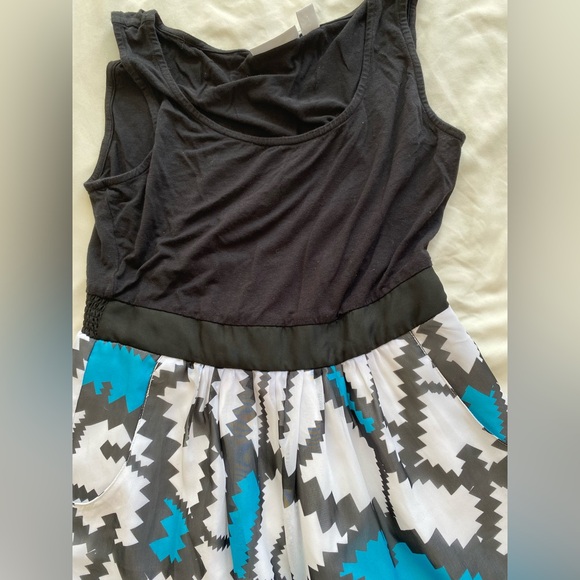 NEW YORK & COMPANY Fit and Flare dress size S - Picture 12 of 12